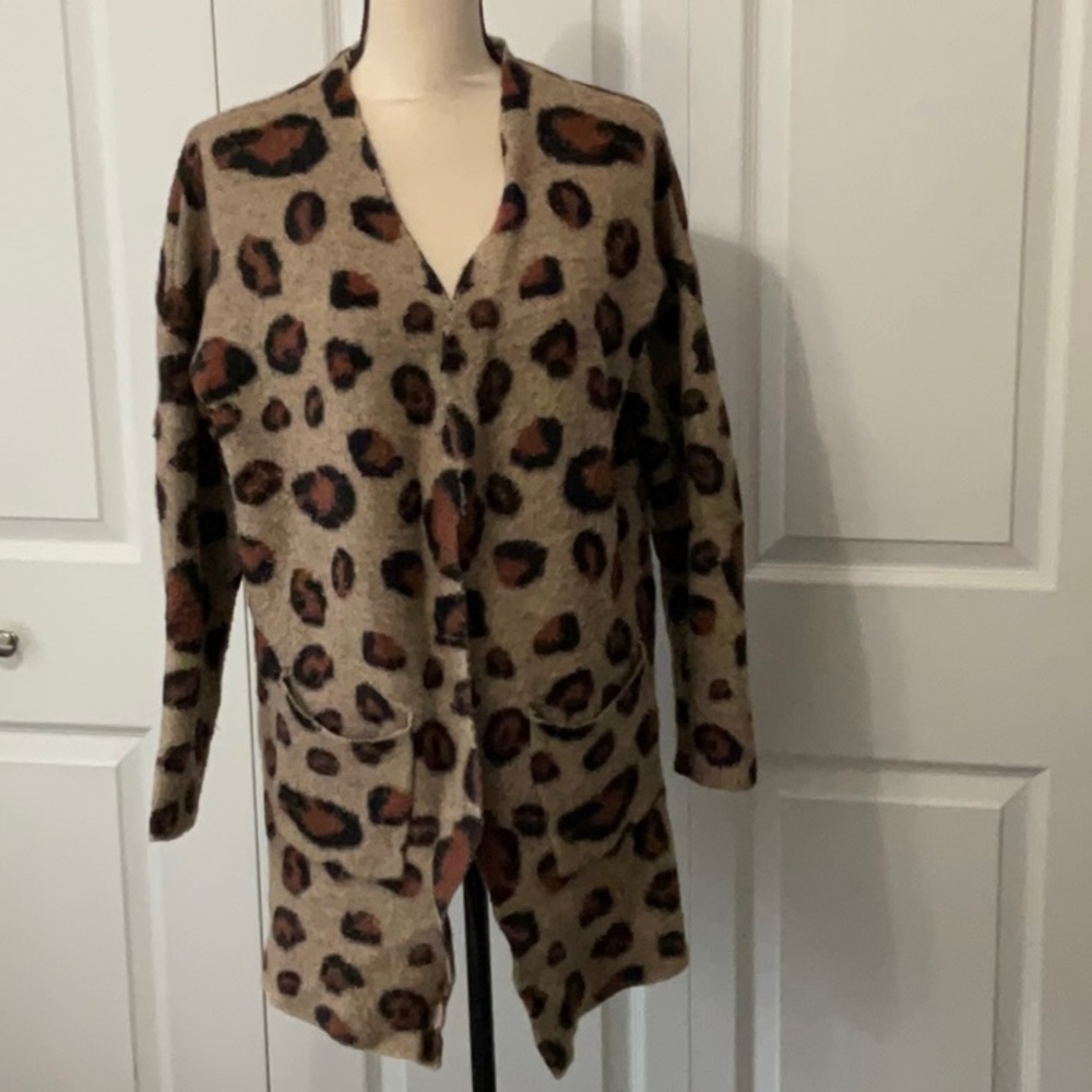 Leopard Cardigan, no closure, 23” pit to pit, tan with brown/black spots